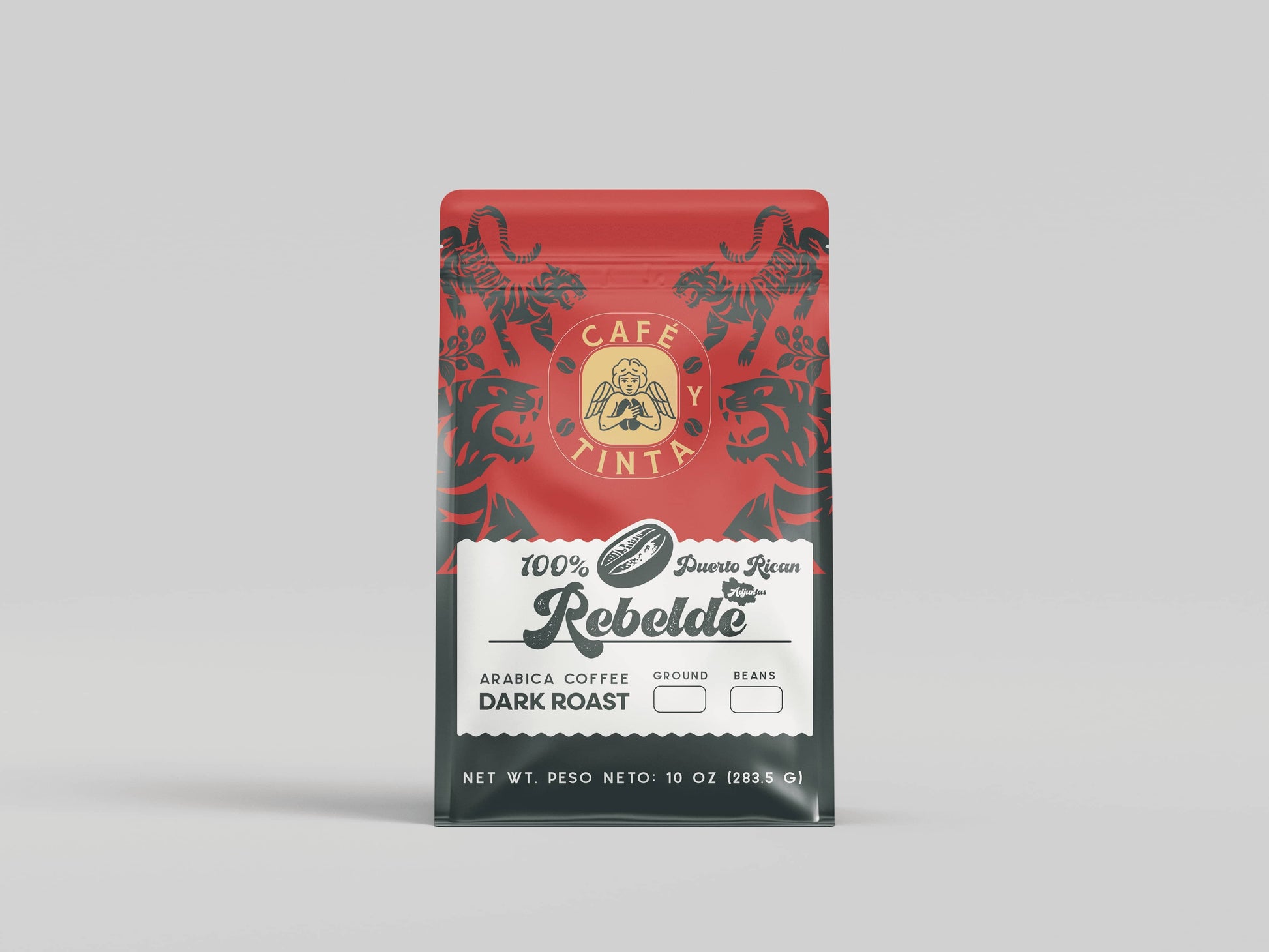 Empaque de Café Rebelde de Puerto Rico, tueste oscuro con aroma fuerte y sabor intenso.