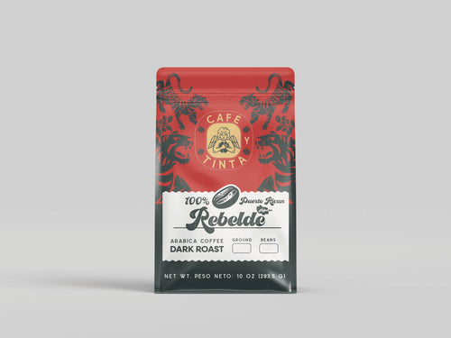 Empaque de Café Rebelde de Puerto Rico, tueste oscuro con aroma fuerte y sabor intenso.